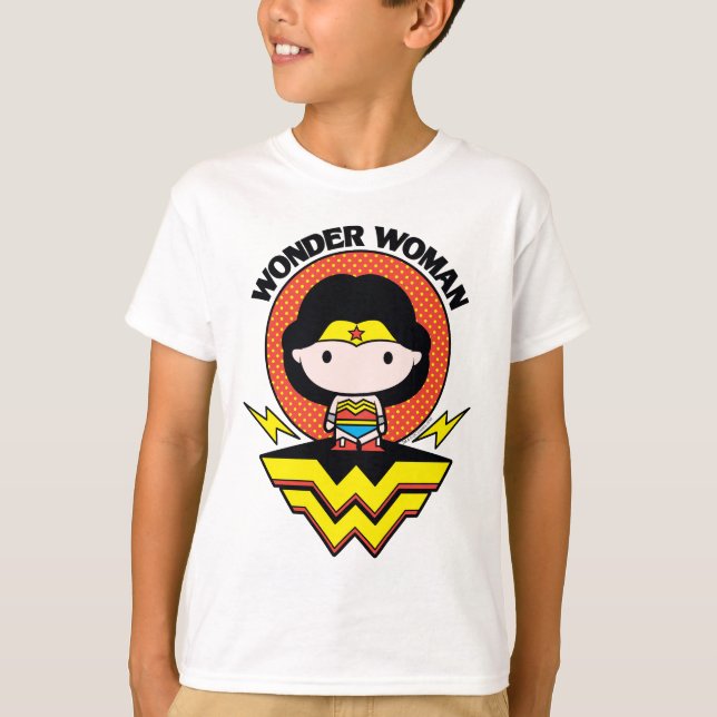 Camiseta Mulher Maravilha Chibi com Bolinhas e logotipo (Frente)
