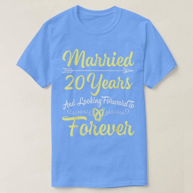 Camiseta Mulher Marido Casou 20 Anos E Olhando Para Frente (Frente do Design)