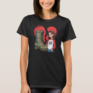 Camiseta Mulher Militar Orgulhosa - Coração "Boot Wife"