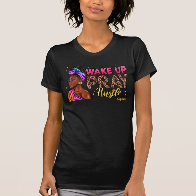 Camiseta Mulher Negra Fiel Abraçando Força Divina (Frente)