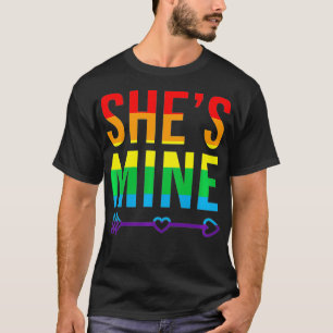 Camiseta Mulher: Parceiro Lésbico Correspondente Ela é minh