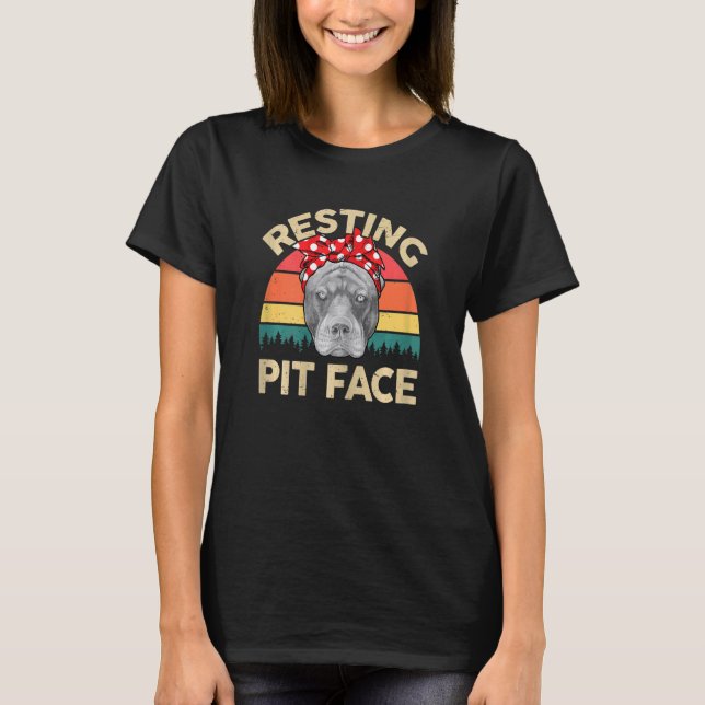 Camiseta Mulher Pitbull Descansando Carinho Com Vista Pitbu (Frente)