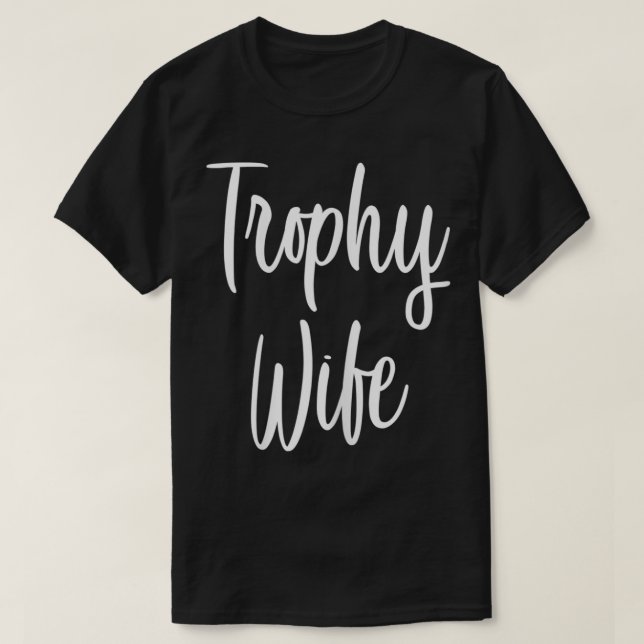Camiseta Mulher Troféu Esposa Engraçada (Frente do Design)
