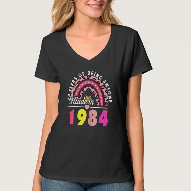 Camiseta Mulheres 38 Anos Sendo Incrível Leopard Rainbow 3 (Frente)