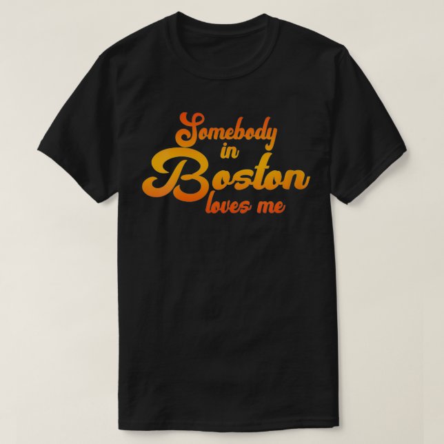 Camiseta Mulheres Alguém Em Boston Me Ama VNeck (Frente do Design)