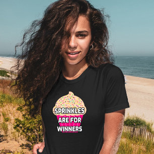 CAMISETA MULHERES ANIVERSÁRIO SPRINKLES CUPCAKE ENGRAÇADO T