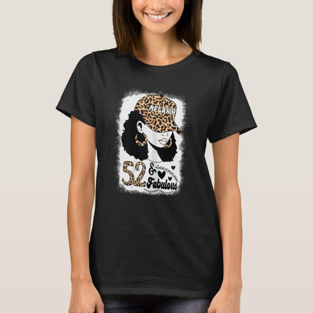 Camiseta Mulheres Com 52 Anos Fabulosa, Arma Afro Leopar (Frente)