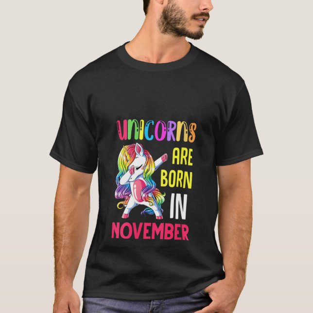 Camiseta Mulheres De Novembro De Aniversário, Unicórnios Es (Frente)