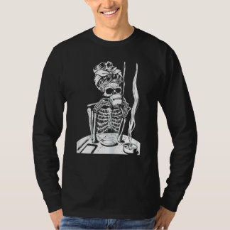 Camiseta Mulheres Desarrumadas Coqueletro Esqueleto Bebendo