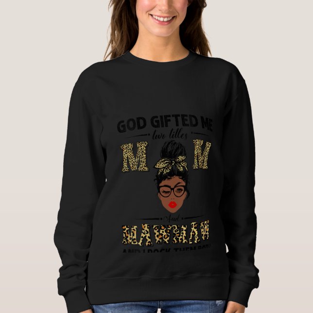Camiseta Mulheres Deus Ed Mãe E Mawmaw E Eu Balançamos Ambo (Frente)