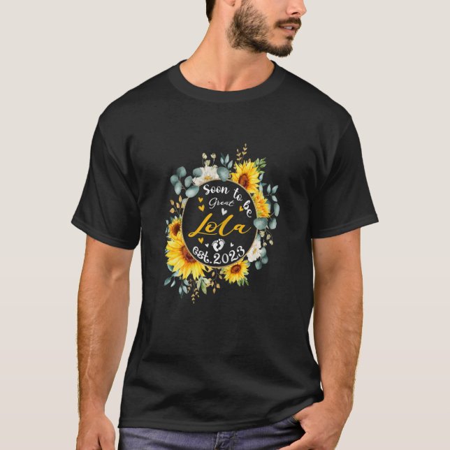 Camiseta Mulheres Em Breve Serão Lola 2023 Sunflower New Lo (Frente)