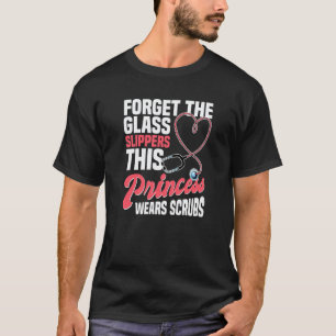 Camiseta Mulheres Enfermeira Esta Princesa Usa Roupas De E