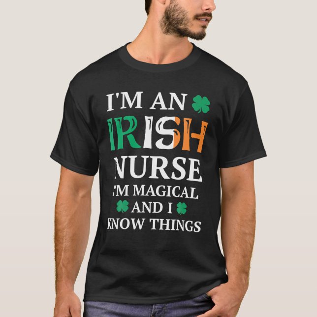 Camiseta Mulheres Enfermeira Magica Irlandesa Enfermeira En (Frente)
