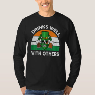 Camiseta Mulheres Engraçadas Bebendos De Dia de São Patríci