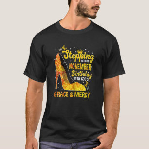 Camiseta Mulheres Entrando No Meu Aniversário De Novembro C