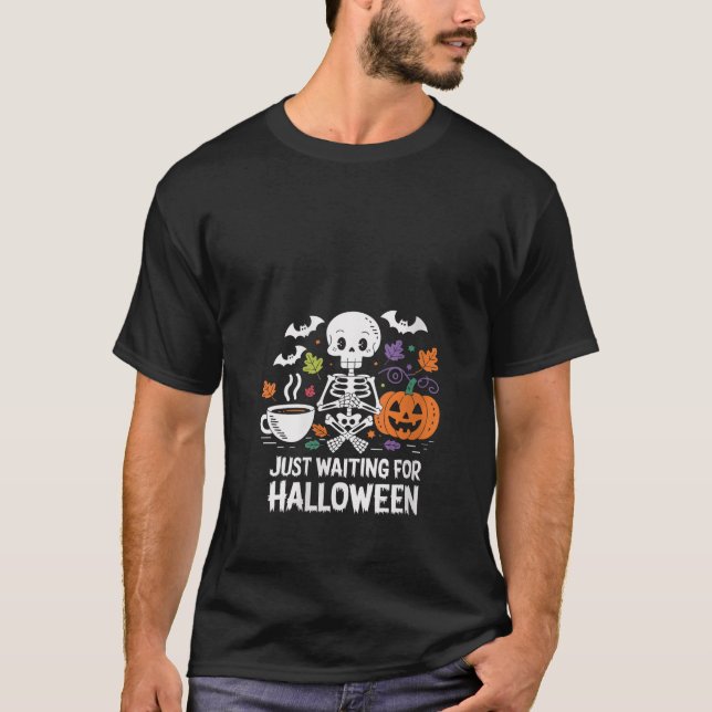 Camiseta Mulheres Esperando pelo esqueleto de Halloween Caf (Frente)
