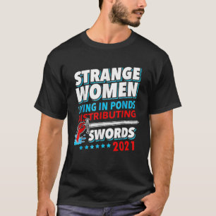 Camiseta Mulheres Estranhas Deitadas Em Áreas Distribuindo