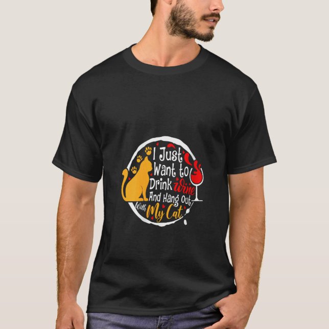 Camiseta Mulheres Eu Só Quero Beber Vinho E Sair Com (Frente)
