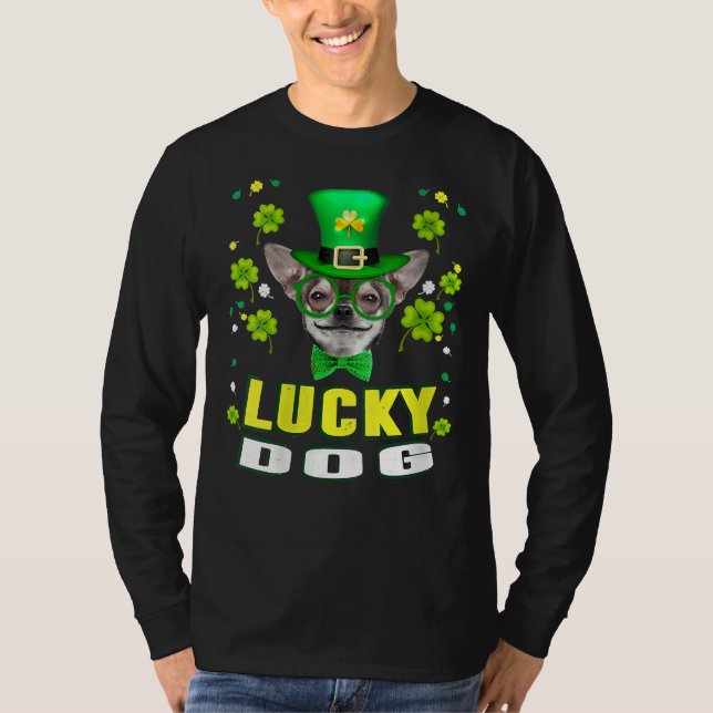 Camiseta Mulheres Felizes Cachorro Chihuahua Leprechaun Rua (Frente)