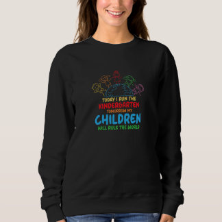 Camiseta Mulheres Hoje Eu Dirijo O Jardim De Infância Amanh
