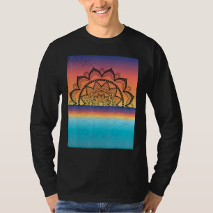 Camiseta Mulheres Mandala Vintage Graphic Sunset Lotus