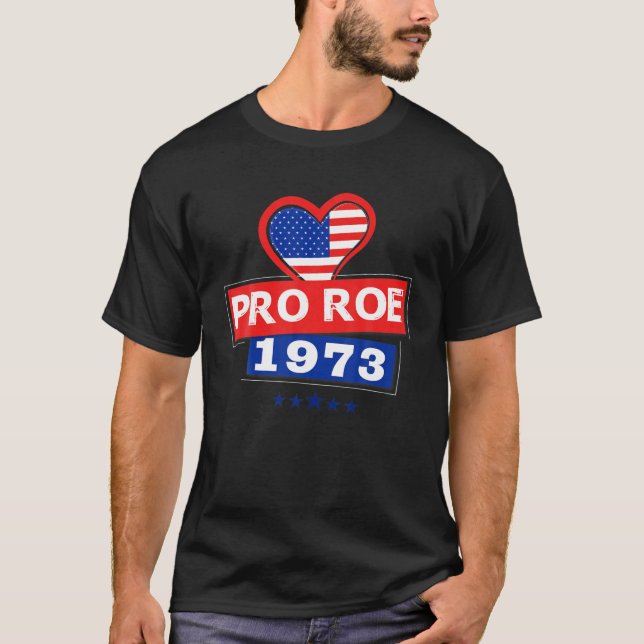 Camiseta Mulheres não te devem presentes - Pro Roe 1973 Fem (Frente)