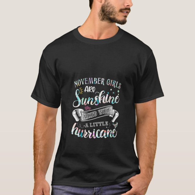 Camiseta Mulheres Novembro Meninas Estão Misturando Sol Peq (Frente)
