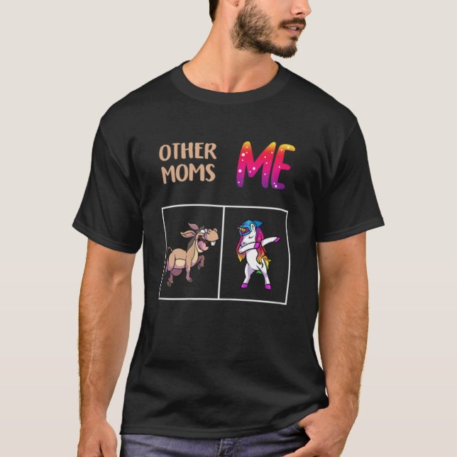 Camiseta Mulheres Outras Mães vs Eu Unicorn Dabbing New Mad (Frente)