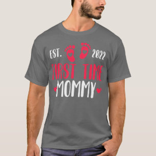 Camiseta Mulheres Primeira Mamãe 2022 Anúncio de Gravidez