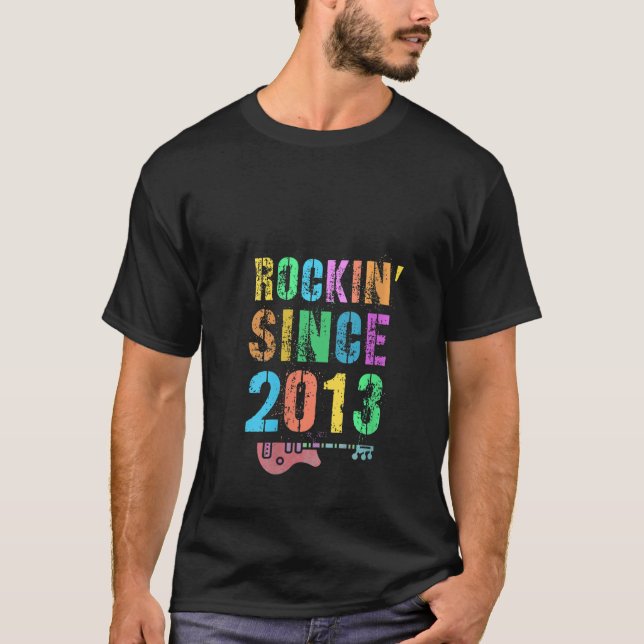 Camiseta Mulheres Rochando Desde 2013 Vintage Rockstar 10Th (Frente)