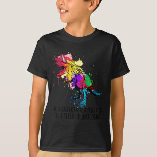 Camiseta Mulheres Sejam Um Unicorurus Rex Em Um Campo De Un