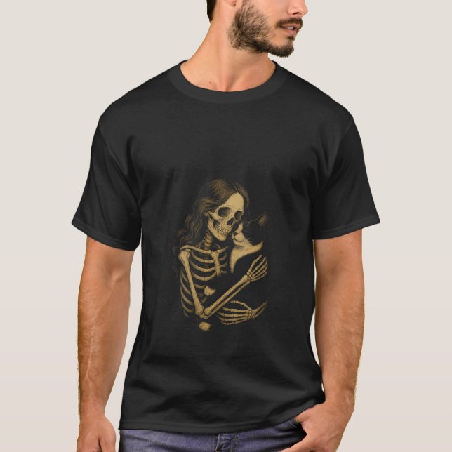 Camiseta Mulheres Vintage Skeleton Hugging Tuxedo Cat Hallo (Frente)