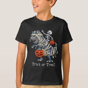 Camiseta Múmia de Esqueleto Montando Dinossauro T Rex