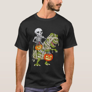 Camiseta Múmia de Esqueleto Montando Dinossauro T Rex Hallo