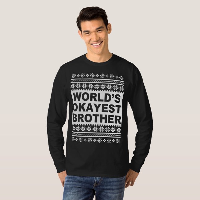 Camiseta Mundos Okayest Brother Ugly Christmas Sweater (Frente Completa)
