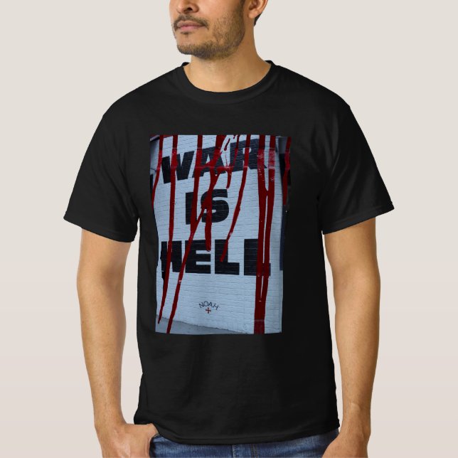 Camiseta mural war is hell sob tinta escorrendo (Frente)