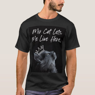 Camiseta My Cat Lets Me Live Here