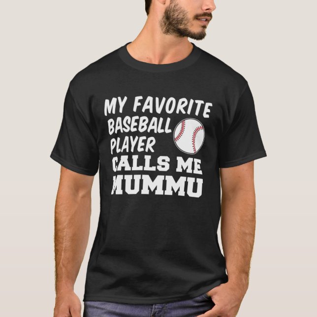 Camiseta My Favorite Baseball Player Calls Me Mummu Finnish (Frente)