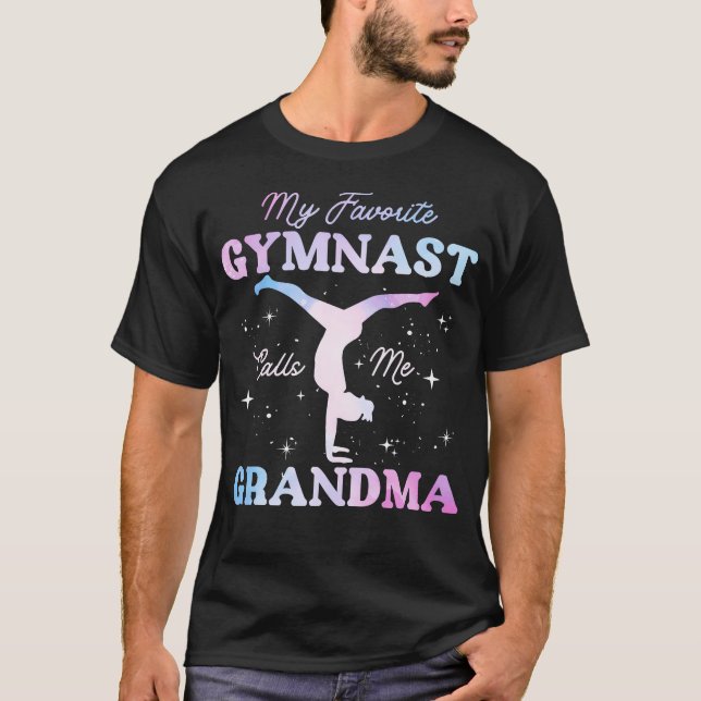 Camiseta My Favorite Gymnast Calls Me Grandma Gymnastics Gr (Frente)