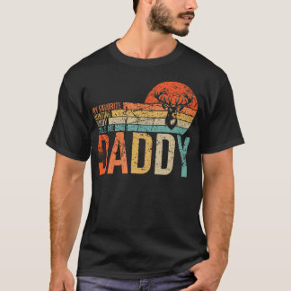 Camiseta My Favorite Hunting Buddy Calls Me Daddy Love Deer