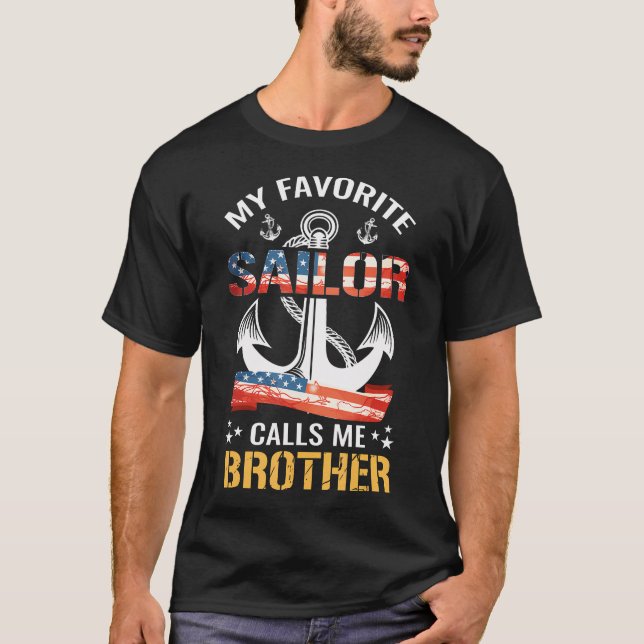 Camiseta My Favorite Sailor Calls Me Brother Usa Flag Ancho (Frente)