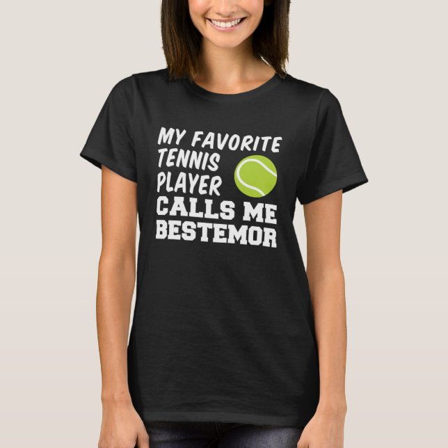 Camiseta My Favorite Tennis Player Calls Me Bestemor Grandm (Frente)