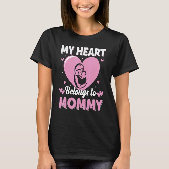 Camiseta My Heart Belongs to Mommy Womens (Frente)