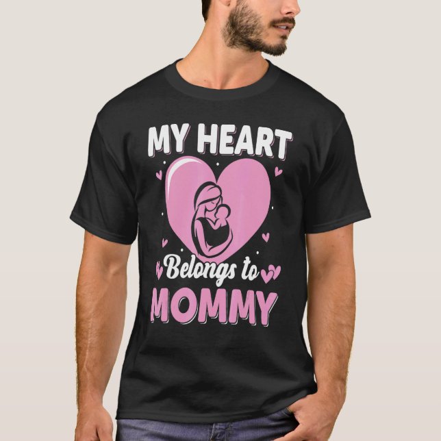 Camiseta My Heart Belongs to Mommy Womens (Frente)