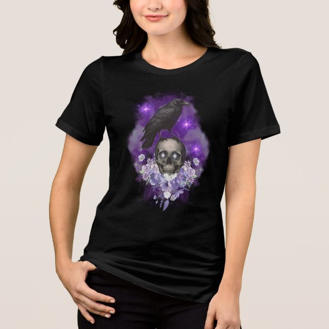 Camiseta Mystic Raven & Skull – Gothic Celestial Elegance (Frente)