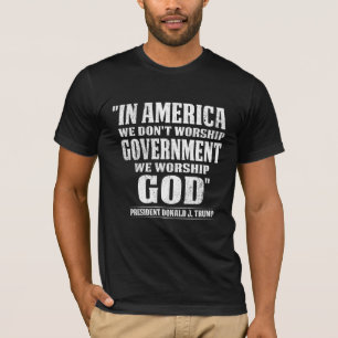 Camiseta na América não temos culto governo, tropeço