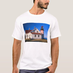 Camiseta NA, EUA, Maine. Farol de West Quoddy perto