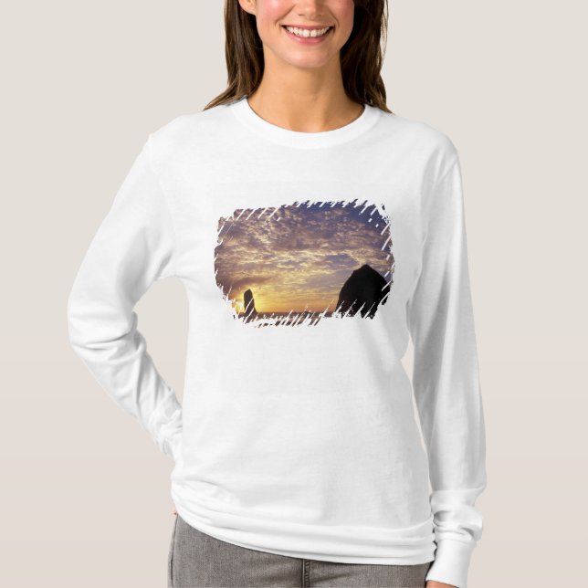 Camiseta NA, EUA, Oregon, Costa de Oregon, Canon Beach com (Frente)