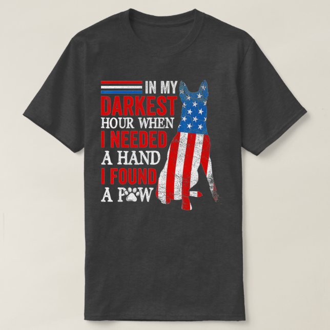 Camiseta Na Minha Hora Mais Escura Eu Cheguei Para Encontra (Frente do Design)