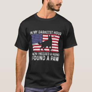 Camiseta Na Minha Hora Mais Escura Eu Cheguei Para Encontra